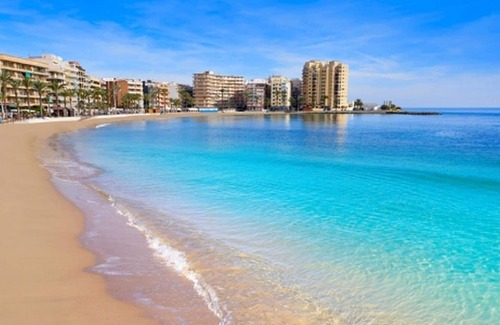 San Miguel de Salinas House | Holiday Home in San Miguel de Salinas with Private Terrace