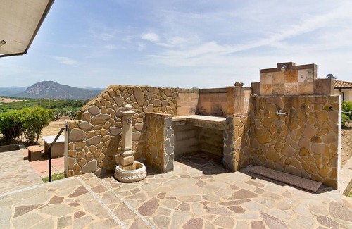 Gonnesa Apartment | Holiday feeling in a quiet area apartment on olive grove with Wi-Fi!