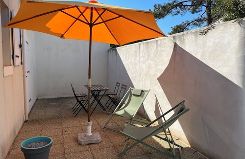 Domino House | Holiday Home 'Résidence Les Emeraudes N°4' with Private Terrace
