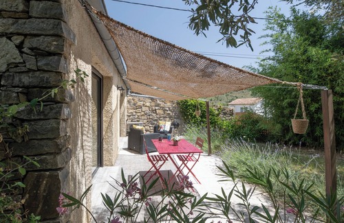 Vesseaux House | Holiday Gîte 'T1 Ardeche Vesseaux' with Mountain View, Shared Garden & Wi-Fi