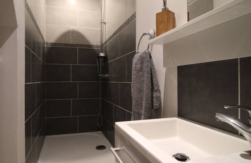 Saint-Coutant Cottage | Holiday Gite with Great Outdoor Space and Pool