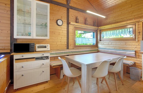 Bernau House | Holiday Home '10 Rechbergblick' with Private Terrace, Shared Garden and Wi-Fi