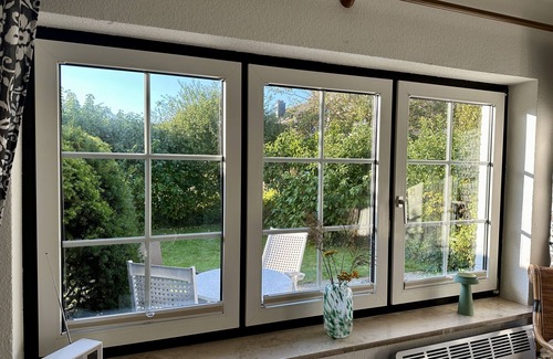 Friedrichskoog-Spitze House | Holiday Home 'Nordsee Huus' with Private Terrace, Shared Garden and Wi-Fi