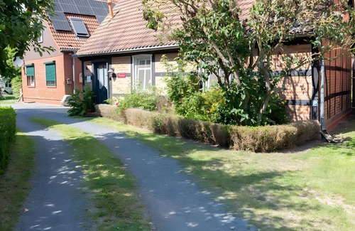 Abbendorf House | Holiday Home 'Altes Nachtwächterhaus' with Private Terrace and Wi-Fi