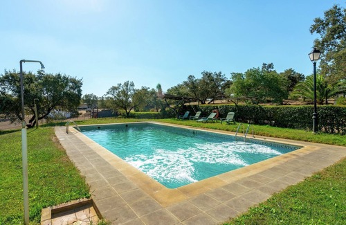 Herrera de Alcantara House | Holiday Home in Herrera near Tajo River