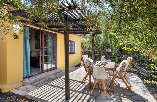 Los Llanos de Aridane Ski Chalet | Holiday Home 'El Perenquén' with Mountain View, Wi-Fi and Air Conditioning