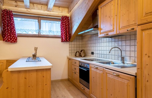 San Giovanni di Fassa House | Holiday Home 'Casa Rossetti Big' with Mountain View, Balcony and Wi-Fi