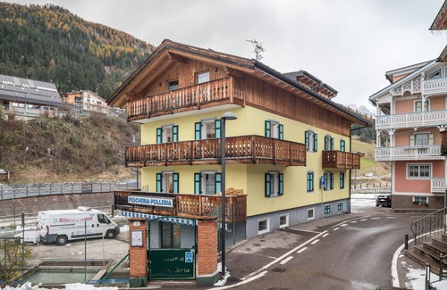 San Giovanni di Fassa House | Holiday Home 'Casa Rossetti Big' with Mountain View, Balcony and Wi-Fi