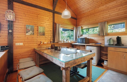 Bernau House | Holiday Home 'Mountain View' with Shared Garden and Balcony