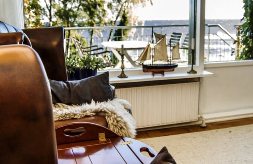 Bolshavn House | Holiday house with a wonderful view of the sea and a large garden, free WiFi