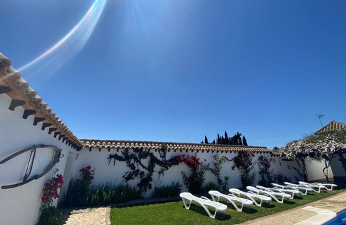 Arcos de la Frontera House | Holiday Home ‘La Cazuela’ with Mountain View, Pool, Garden & Terraces