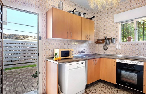 Barrio Nuevo House | Holiday Home 'Villa Disfrutones' with Private Pool, Terrace and Garden