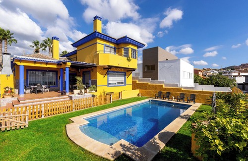 Rincon de la Victoria House | Holiday Home “Milestone House” with Pool, Terrace, Balcony, Air Conditioning & Wi-Fi
