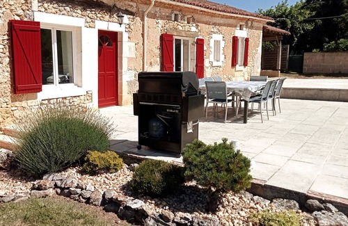 La Chapelle-Gonaguet House | Holiday Home 'In Perigord' with Private Pool, Shared Terrace and Wi-Fi