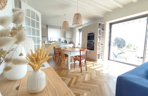Finistere House | Holiday Home 'La Perle' with Sea View and Jacuzzi