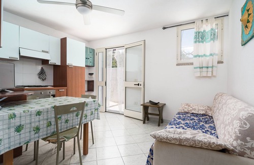 San Giovanni House | Holiday Home 'Monolocale San Giovanni Posada' with Private Terrace