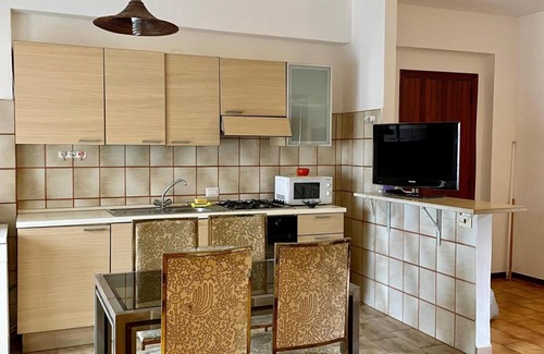 Sant'Alessio Siculo House | Holiday Home "La Grotta 2" with Mountain View, Private Terrace and Wi-Fi