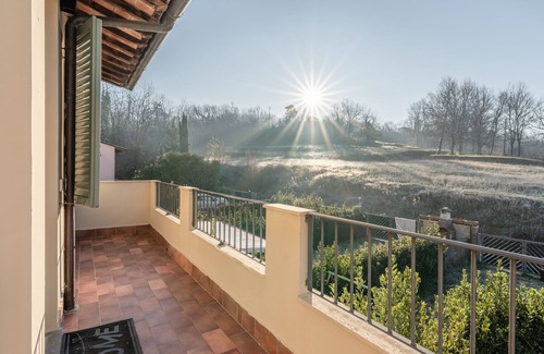 Santa Maria a Monte House | Holiday Home 'Fontine' with Private Terrace, Wi-Fi and Air Conditioning
