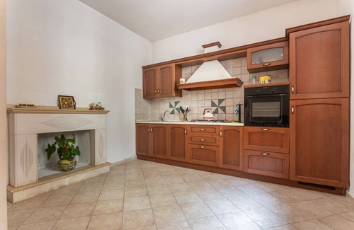 Scano di Montiferro House | Holiday Home 'Grande Casa Nel Villaggio' with Mountain View, Private Terrace and Wi-Fi