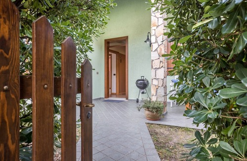 Pieve House | Holiday Home 'Casa Damiano' with Lake View, Private Garden and Wi-Fi