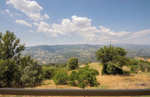 Resende House | Holiday Home 'Sousa's House - Alojamento Local' with Mountain View, Private Terrace and Wi-Fi