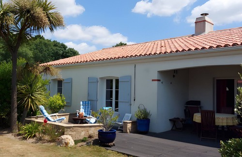 Pornic House | Holiday Home '01 Aux Reflets Irisés' with Private Terrace and Private Garden