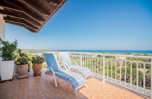 Kamiros House | Holiday Home 'Alexandra Homestay' with Sea View, Wi-Fi and Air Conditioning