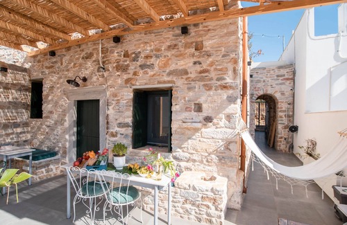 Filoti House | Holiday Home 'Almond Blossom Cottage' with Mountain View, Private Terrace and Wi-Fi