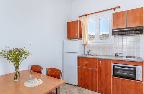 Agios Ioannis House | Holiday Home 'Anemologio 102 Tinos' with Sea View, Wi-Fi and Air Conditioning