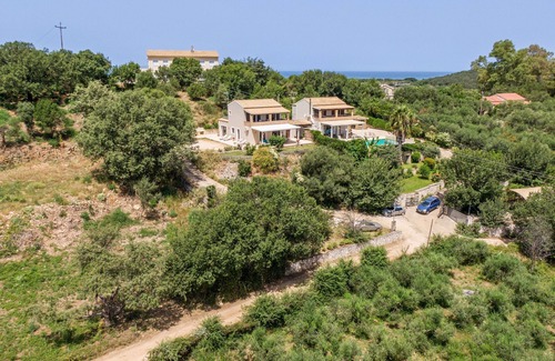 Peroulion House | Holiday Home 'Antinioti Lake Villa, North Corfu' with Sea View, Wi-Fi and Air Conditioning