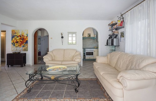 Almadrava Beach House | Holiday Home 'Aquarius' with Private Pool, Wi-Fi and Air Conditioning