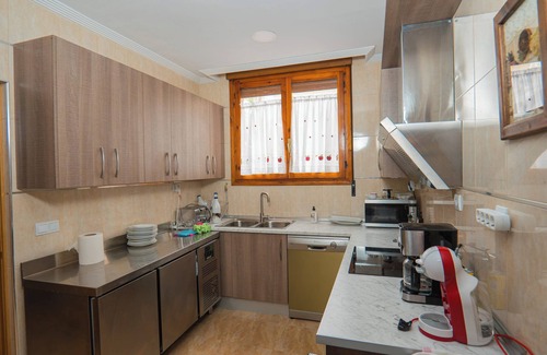 Villahoz House | Holiday Home 'Arco De Villahoz' with Shared Terrace, Balcony and Wi-Fi