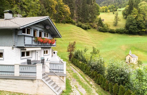 Matrei in Osttirol House | Holiday home with balcony and lots of privacy