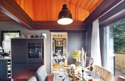 Waldeck House | Holiday Home 'Auszeyt Für Vier' with Private Terrace, Private Garden and Wi-Fi