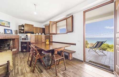 Marina di Gutturu Flumini House | Holiday Home 'Aventino Gutturu' with Sea View, Private Terrace and Private Garden