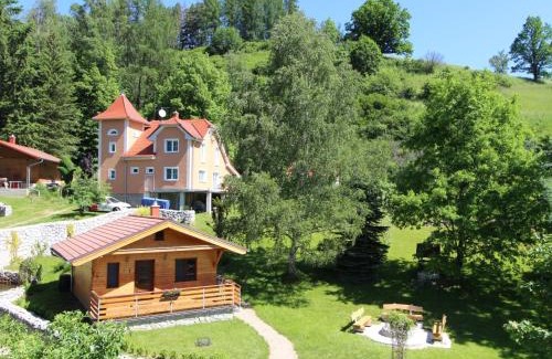 Becov nad Teplou House | Holiday Home Bečov nad Teplou 2 by Interhome