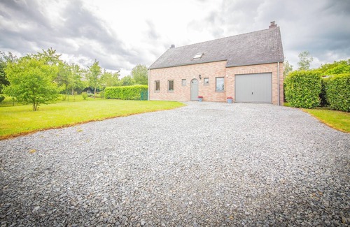 Aye House | Holiday home Le Clos des Libellules in Manhay with barbecue