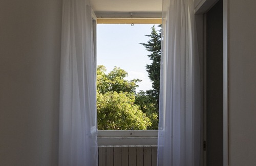 Petritoli House | Holiday Home 'Bed and Breakfast Biancalana' with Mountain View, Private Terrace and Wi-Fi