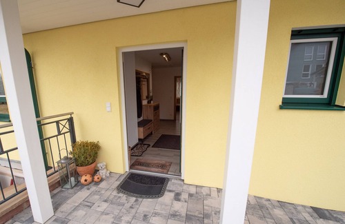 Kniebis House | Holiday Home 'Bergstern' with Private Terrace and Wi-Fi