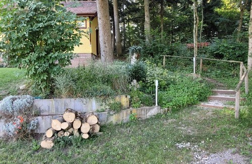 Dornhan House | Holiday Home 'Bienenhaus' with Private Terrace, Private Garden and Wi-Fi