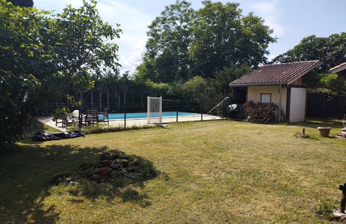 Malabat House | Holiday Home 'Blousson' with Mountain View, Private Pool and Wi-Fi