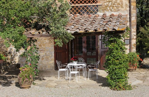 Panzano in Chianti House | Holiday Home 'Chianti Loft' with Mountain View, Wi-Fi and Air Conditioning