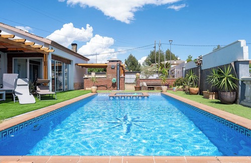 Calafell House | Holiday Home 'Ca L'antiga Pedrera' with Sea Views, Wi-Fi and Air Conditioning