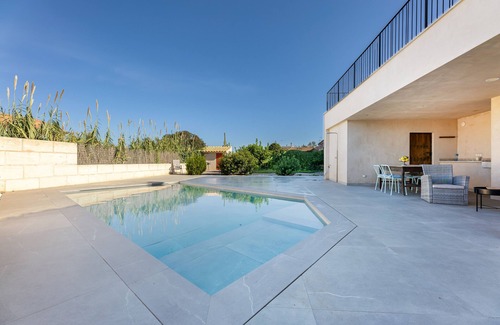 Portol House | Holiday Home 'Can Calet' with Private Pool, Wi-Fi and Air Conditioning
