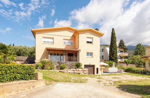 Campins House | Holiday Home 'Can Giró' with Mountain View, Wi-Fi and Air Conditioning