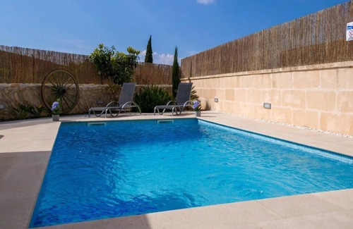 Randa House | Holiday Home Can Tianet with Mountain View, Pool, Wi-Fi & Terrace