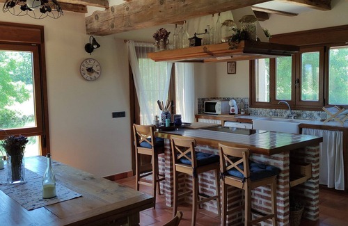 Santiuste de Pedraza House | Holiday Home 'Canteo' with Mountain View, Private Pool and Wi-Fi