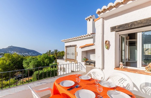 Arnella House | Holiday Home 'Cap D'or House' with Sea View, Shared Pool and Wi-Fi
