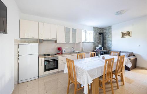 Caporice House | Holiday Home Caporice With A Fireplace 289