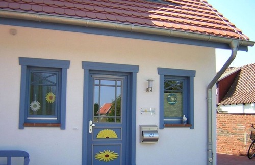 Zingst House | Holiday Home "Carpe Diem" close to the Beach with Garden & Wi-Fi
